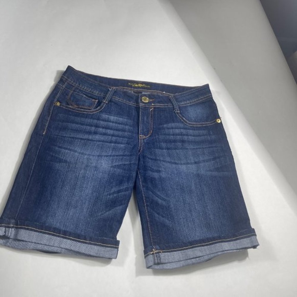 Southpole Classic Short Women’s Blue‎ Denim Cuffed Bermuda Shorts Size 11